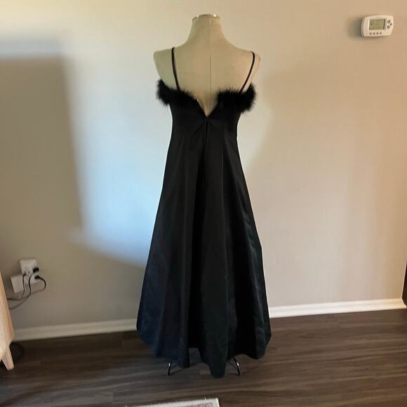 Vtg Y2K 2000s Black Feather Trim Gown Formal Prom See Measurements for Sizing - Picture 4 of 7